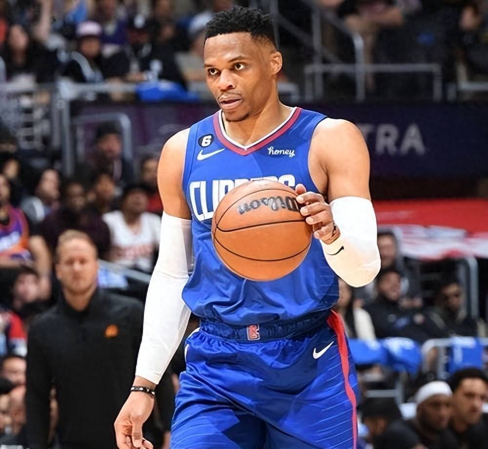 NBA季前赛：拉塞尔威斯布鲁克再度当选MVP的简单介绍